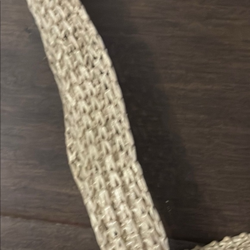 Elegant Two-Tone straw like Woven Tote Baglined with pockets - Picture 4 of 10